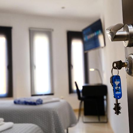 Habitaciones Pensadas Para Ti Фуeнхирола Екстериор снимка