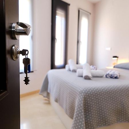 Habitaciones Pensadas Para Ti Фуeнхирола Екстериор снимка