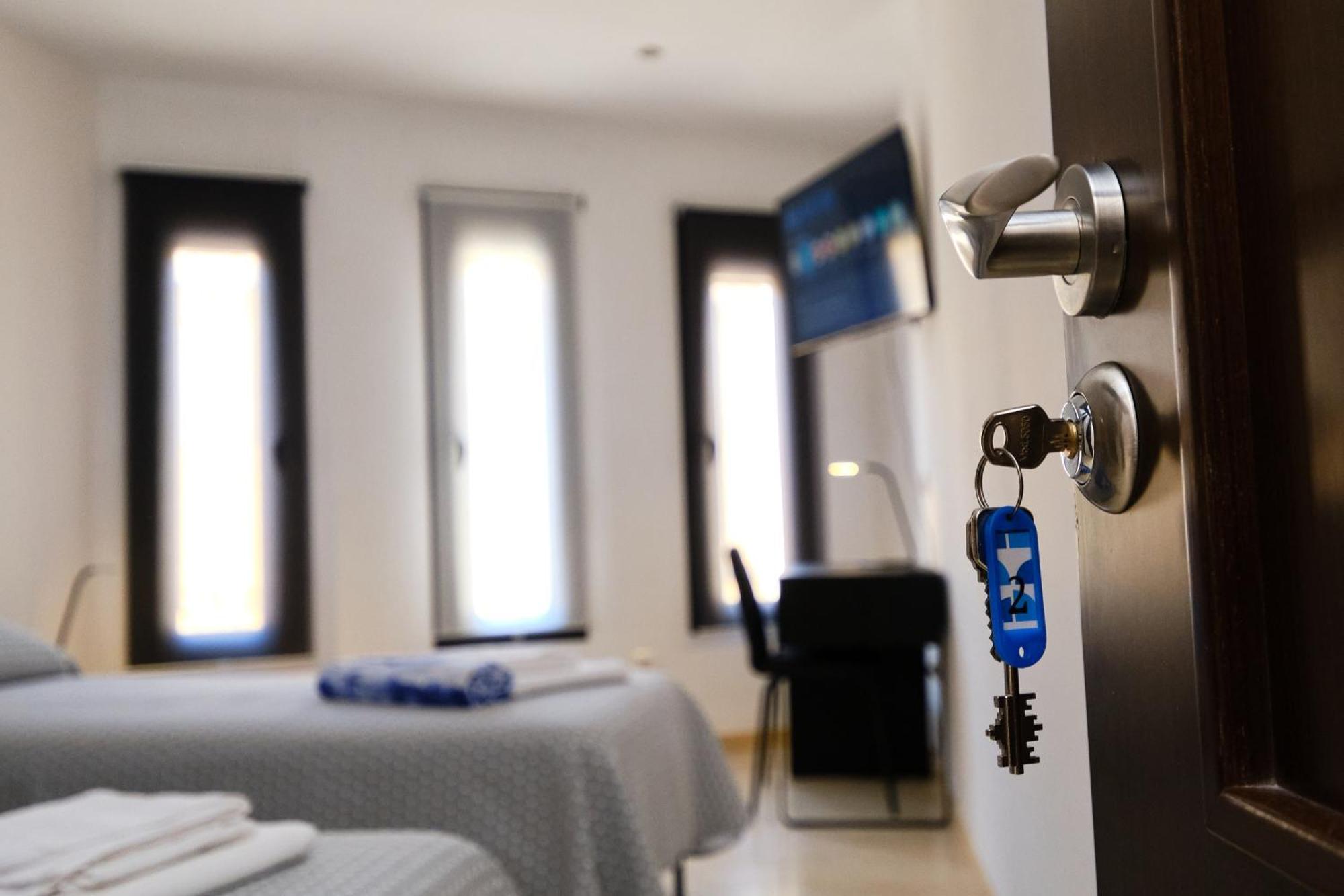Habitaciones Pensadas Para Ti Фуeнхирола Екстериор снимка