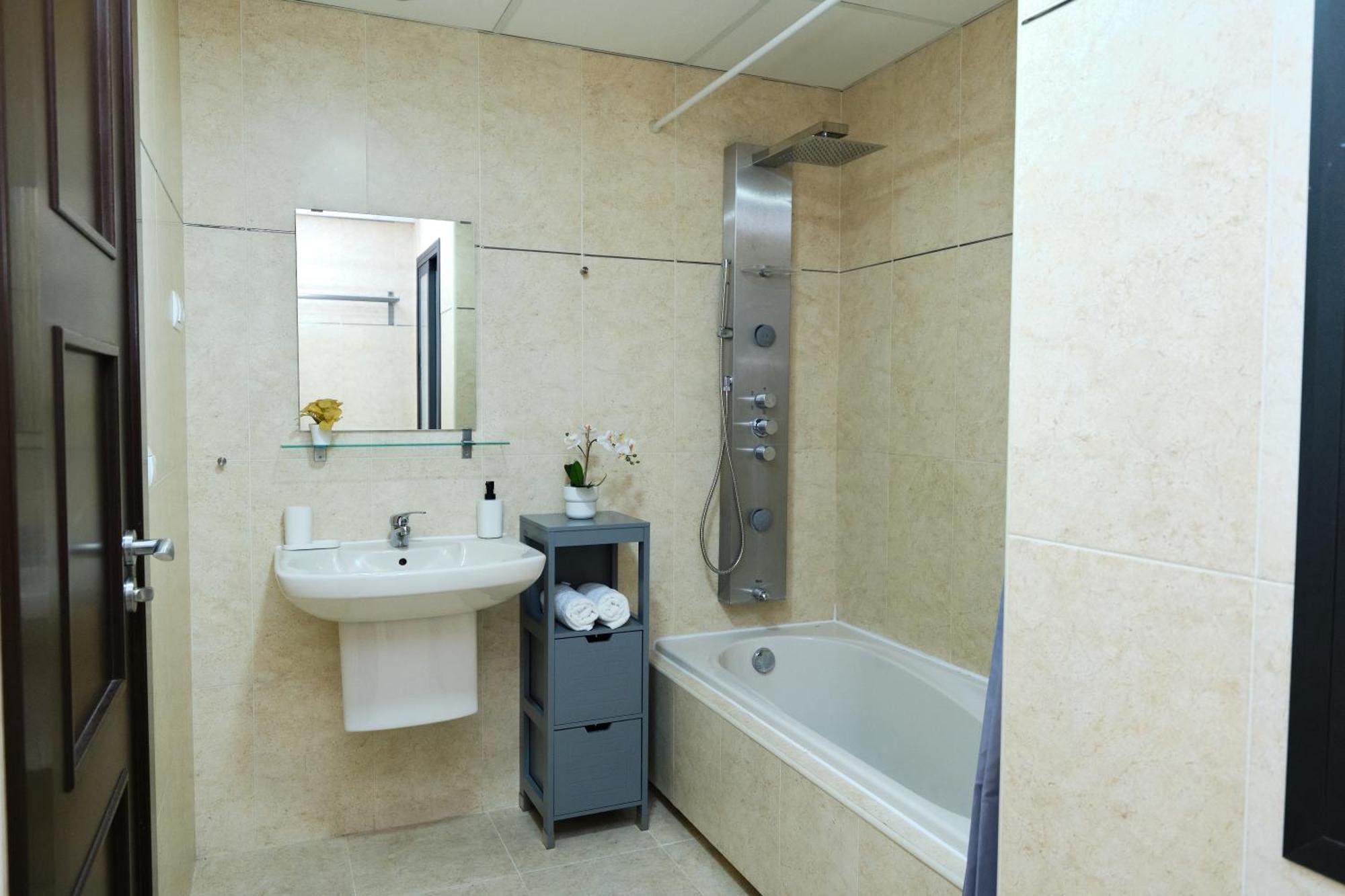Habitaciones Pensadas Para Ti Фуeнхирола Екстериор снимка